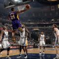 Kobe dunking
